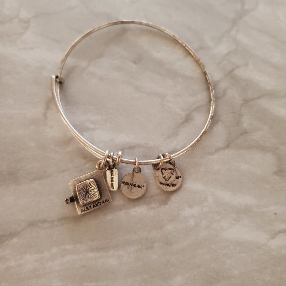 🎓 Alex and Ani Silver 2015 Graduation Cap Expandable Charm Bracelet 🎓 - Picture 2 of 3